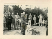 Pose de première pierre : Monsieur Blancho [avec un marteau pour la suite de la cérémonie].- [Saint-Nazaire], [vers 1950].