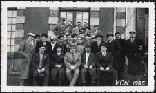 Responsables et membres de l'association : photographies de groupe. Au centre, le président Chaillot.