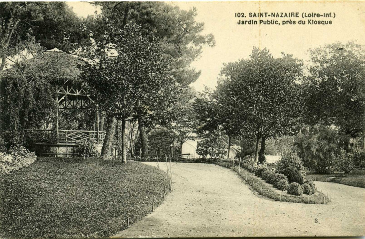 Saint-Nazaire. - Jardin Public, près du Kiosque (N°102)