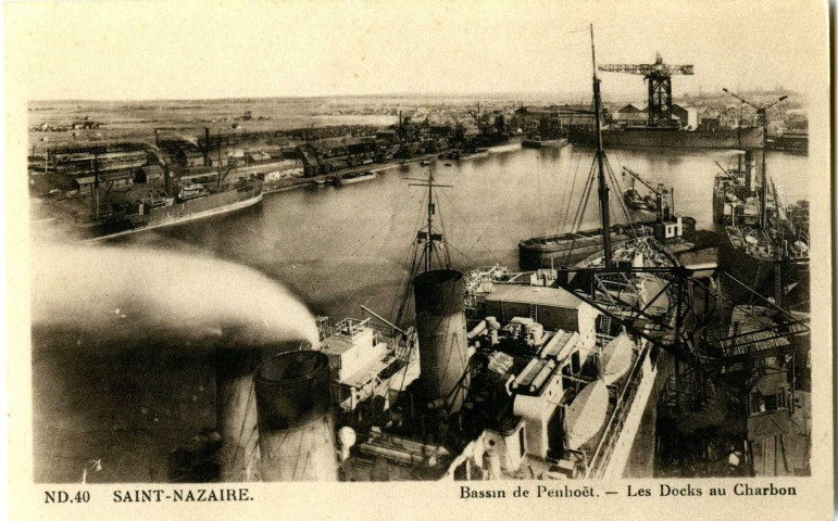 Saint-Nazaire. - Bassin de Penhoët - Les Docks au Charbon (N°40)