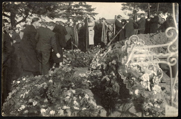 Cortège funéraire au cimetière de Toutes-Aides