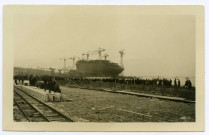 [La foule assistant au lancement du paquebot Normandie, 29 octobre 1932].
