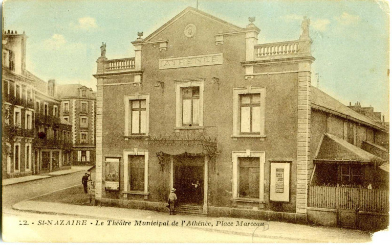 Saint-Nazaire. - Le Théâtre municipal de l'Athénée, Place Marceau (N°22)