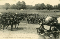 Guerre de 1914 - Sa Majesté le Roi Georges V passe en revue les troupes Anglaises avant leur départ pour le Continent (N°79).