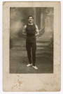 Carte postale de Louis Lefort en tenue de gymnaste, de l'Avant-Garde (recto-verso)