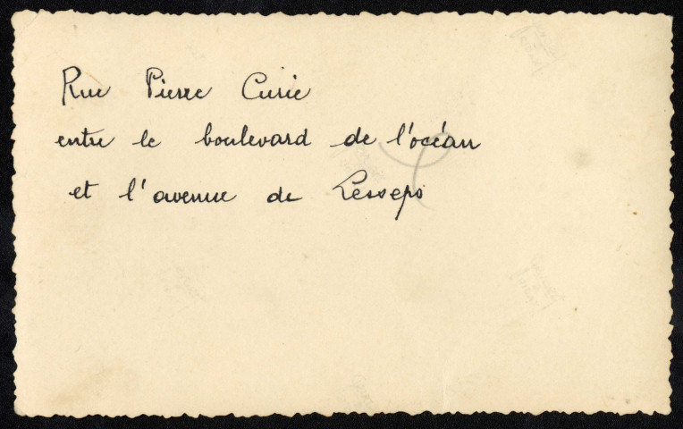 Rue Pierre-Curie entre le boulevard de l'Océan et l'avenue de Lesseps