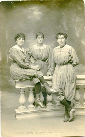 [Saint-Nazaire. - Femmes travaillant dans les chantiers pendant la guerre 1914-1918]