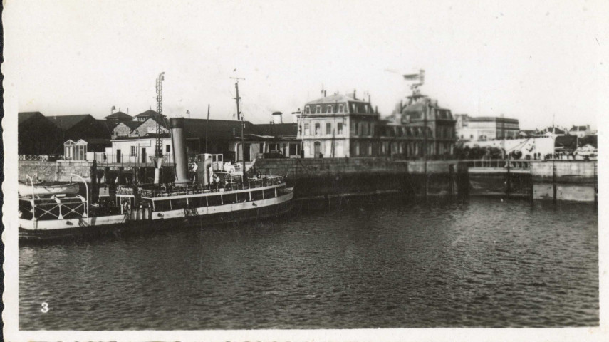Vues de la ville autour des années 1925 à 1940 : la plage, les bassins, l'entrée des bassins, la vieille entrée, le vieux Saint-Nazaire, le monument américain, le boulevard de l'Océan, le monument aux Morts 1914-1918, la place Carnot.