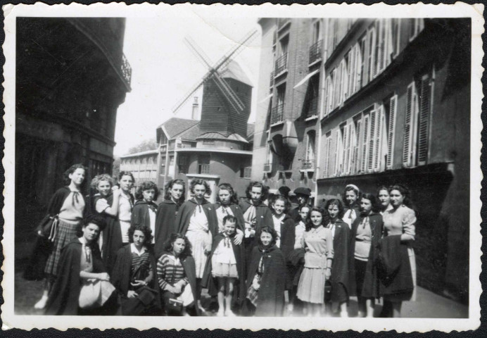 Voyages et déplacements des gymnastes à l'occasion de rencontres et fêtes fédérales de gymnastique féminine, à Paris et Cannes notamment.