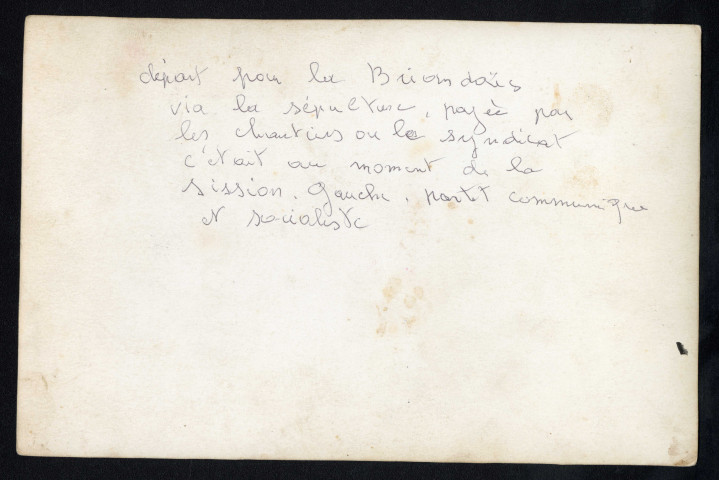 Corbillard quittant la Bourse du Travail