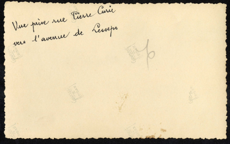 Vue prise rue Pierre-Curie vers l'avenue de Lesseps