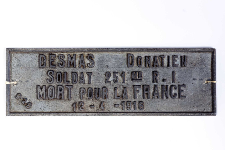 Nécropole nationale de Chattancourt au pied du Mort-Homme (Meuse), tombe de Donatien Desmas : plaque mortuaire.