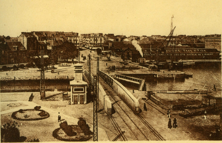 Saint-Nazaire.- La place du bassin et le pont roulant.- Paris / LL., [vers 1910-1920]
