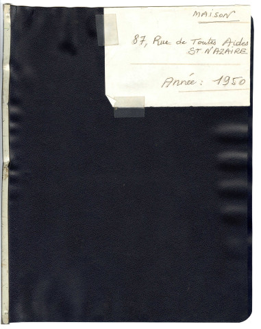 87 rue de Toutes-Aides à Saint-Nazaire. - Maison d'habitation : plan de la maison de M. Quillec, plan vue à plat de la maison Zollet, acte de vente d'un mur mitoyen avec Louis Merant, correspondance et plan de bornage de la parcelle dans l'îlot L.28, correspondance avec permission de voirie et arrêté du Maire accordant le permis de construire de trois garages, avis d'ouverture de chantiers, précommande avec accuse de réception du commissaire au remembrement, correspondances de Jacques Bertrand notaire à Clisson pour M. Zollet concernant une paye sur l'arriéré du sur la rente et une autorisation de délai pour payer l'arriéré dû sur la rente.
