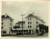 Le restaurant et le bâtiment A .- [Saint-Nazaire], [vers 1950].