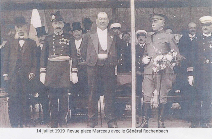 Revue des troupes place Marceau avec le Général Samuel D. Rockenbach
