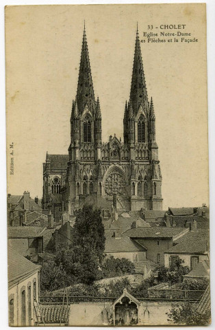 CHOLET : Eglise Notre-Dame : Les Flèches et la Façade.