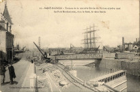 Saint-Nazaire - Travaux de la nouvelle Entrée du Port en octobre 1906 - Le pont roulant, avec dans le fond, le vieux bassin (N° 21) / Delaveau