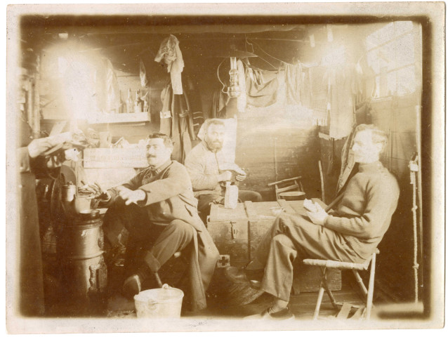 Vue de l'intérieur du wagon restaurant