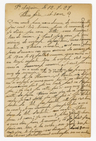 La baie et la plage de la Rougeole, le rocher du lion.