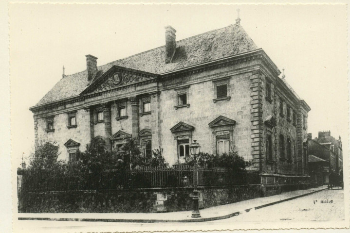 Le palais de justice avant 1939 .- [Saint-Nazaire]
