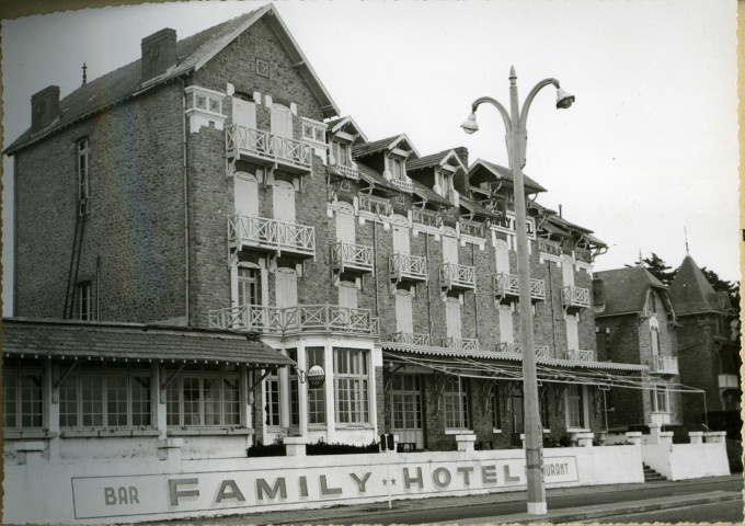 Family-Hôtel Pornichet : du 1er juin 1945 au 31 août 1947 / [Ville de Saint-Nazaire].- [Saint-Nazaire], [vers 1960].