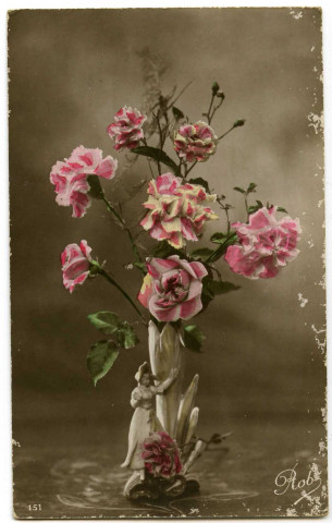 [Fleurs dans un vase de porcelaine] (N°151)