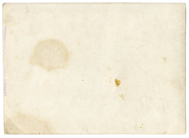 Carnaval, préparation : les membres de l'association des Goëlands Nazairiens posent devant leur char