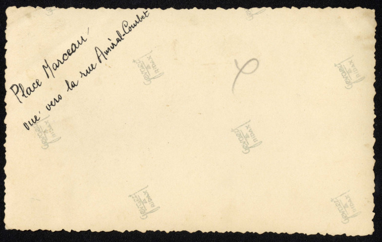 Place Marceau, vue vers la rue Amiral Courbet