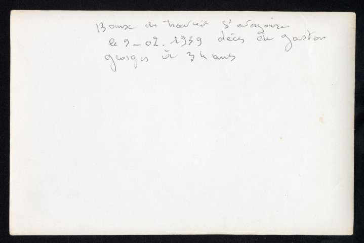 Porteurs de cercueil quittant la Bourse du Travail