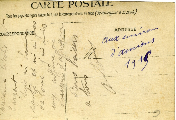 Groupe de soldats posant devant un camion dont Antoine Depuntis. - [Région d'Amiens] (1916)