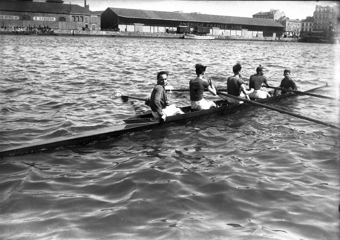 [Saint-Nazaire.- Régates de l'aviron nazairien]. - mai-juin 1939