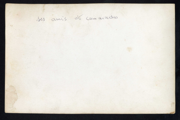 Défilé de porteurs de drapeaux