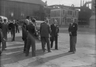 [Saint-Nazaire.- Charles Spinasse avec François Blancho, maire de la ville et d'autres personnalités sur le site des chantiers de Penhoët] . - mai 1937