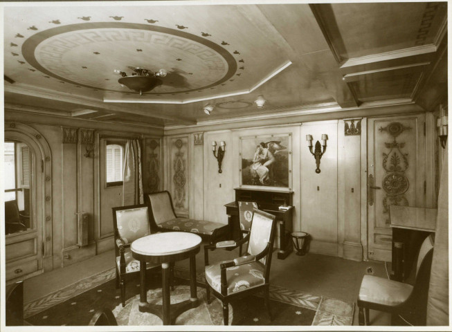 Cabine de luxe Empire [vue sur table, sièges, tableau].- [Saint-Nazaire],[1931]