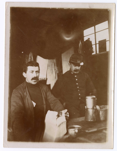 Vue de l'intérieur du wagon restaurant