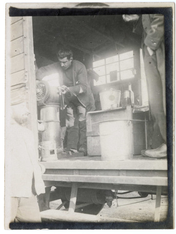 L'entrée du wagon cuisine prise de l'extérieur