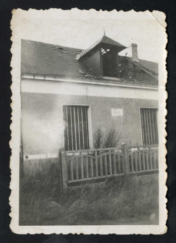 Maison Ker Georges bombardée rue de la Berthauderie à Saint-Nazaire : photographie noir et blanc.