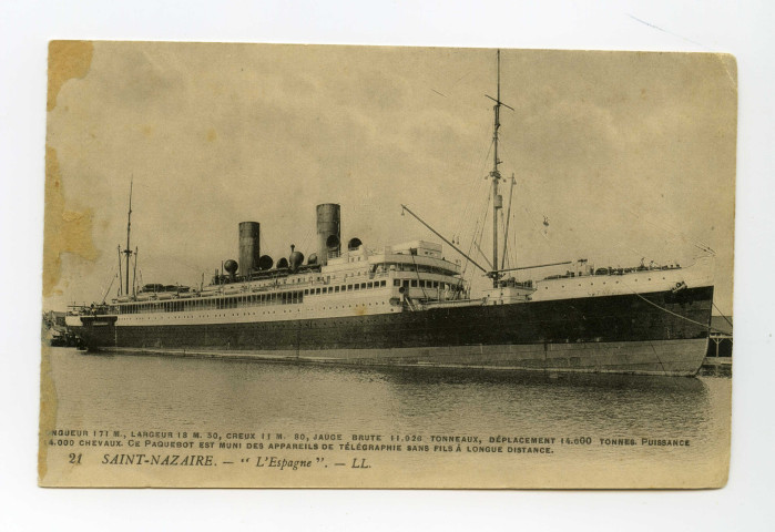 Saint-Nazaire, le paquebot "France" de la Compagnie générale transatlantique (vue de tribord)
