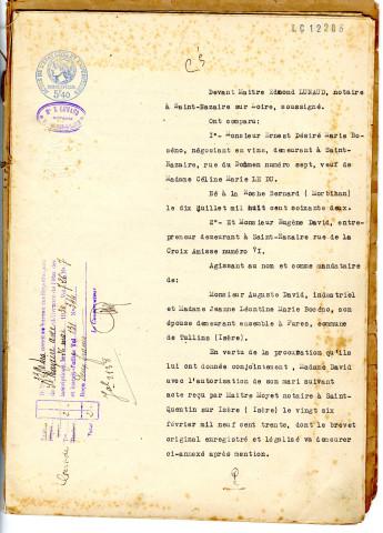 7 rue du Dolmen . - Maison d'habitation, vente de Auguste David et Jeanne Bocéno à M. et Mme Zollet (1930) : acte notarié, état des inscriptions des hypothèques ; cession de commerce de faïence-verrerie par M. et Mme. Zollet à leurs fils, donation entre vifs (1955) : acte notarié.