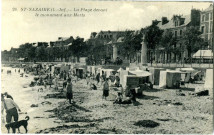 Saint-Nazaire. - La Plage devant le monument aux Morts (N°26)