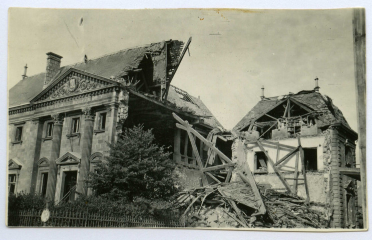 [ Le Palais de Justice en ruine ]. - Saint-Nazaire, [vers 1943]