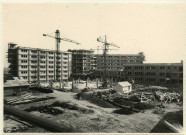 Reconstruction de l'hôpital (avril 1957) .- [Saint-Nazaire], [1957]
