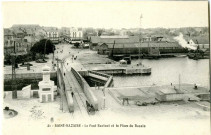 Saint-Nazaire. - Le Pont Roulant et la Place du Bassin (N°21)
