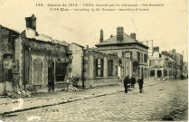 Guerre de 1914 - CREIL incendié par les Allemands : Rue Gambetta. 1914 War - Incendiary by the Germans : Incendiary of houses (N°149).