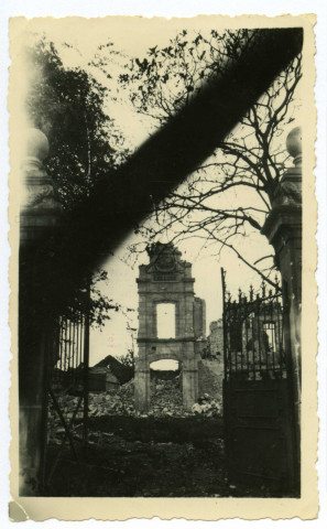 [ Collège de Jeunes Filles rue Villès Martin en ruine ]. - Saint-Nazaire, [vers 1943]